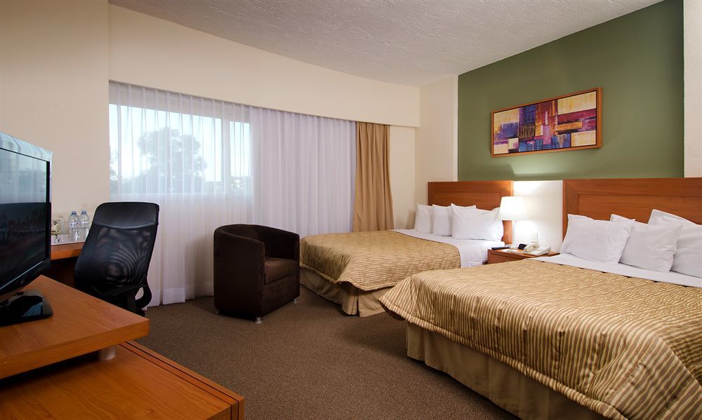ספופן Ac Hotel By Marriott Guadalajara Expo מראה חיצוני תמונה